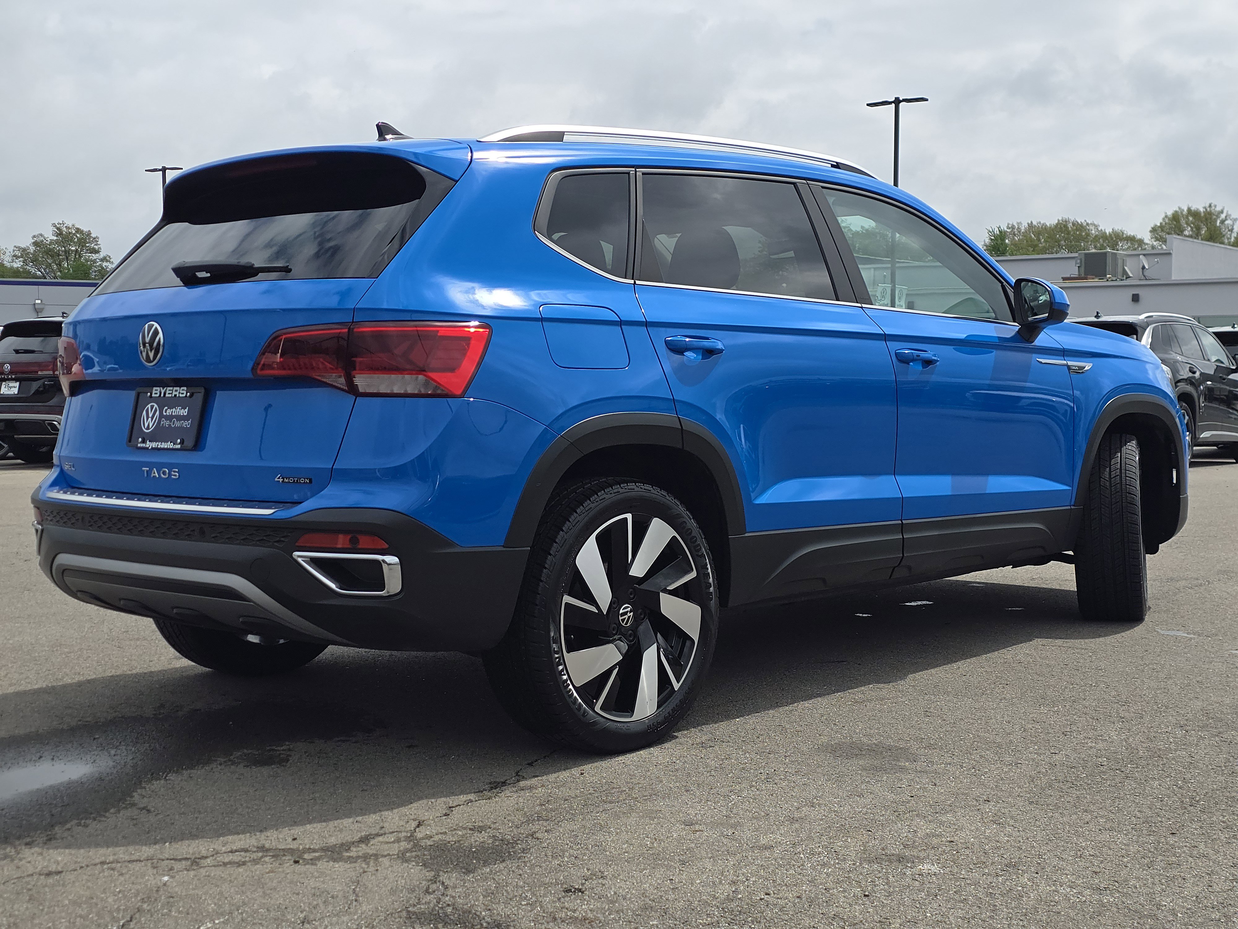Certified 2023 Volkswagen Taos SEL AWD/4WD image 7