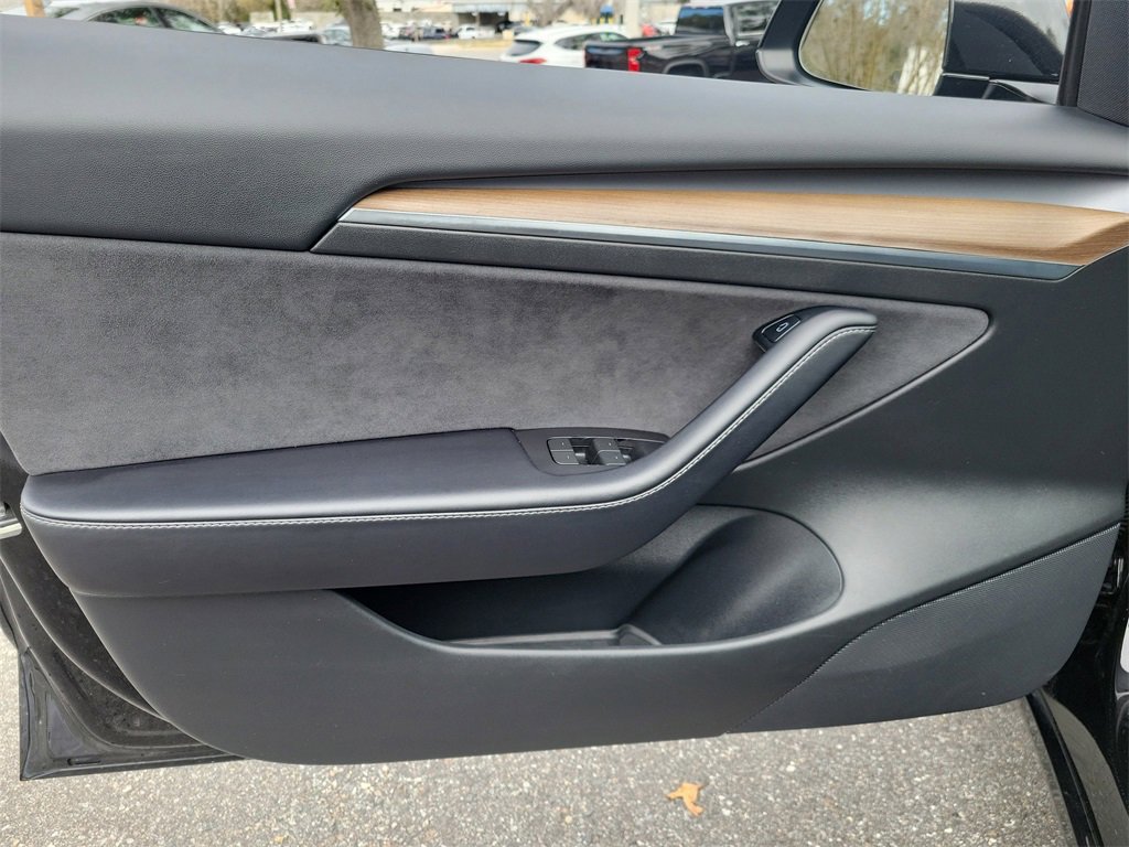 Used 2021 Tesla Model 3 Standard Range Plus image 17