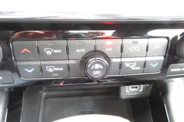 Used 2022 Jeep Compass Limited w/ (RED) Package AWD/4WD image 27