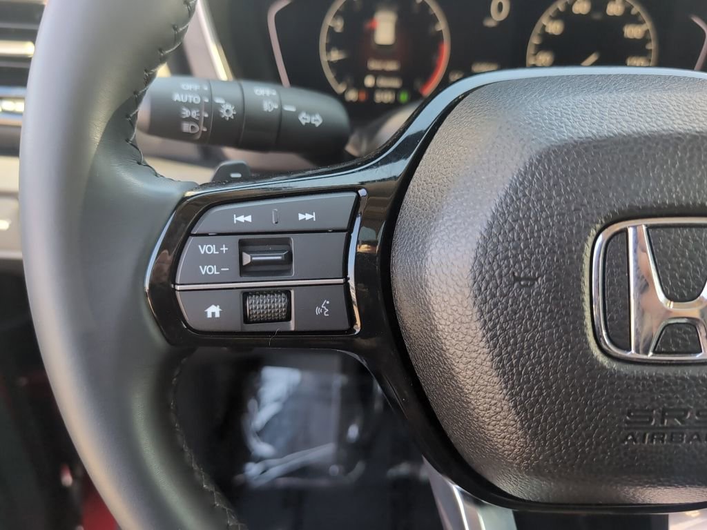 Certified 2025 Honda Pilot Touring image 23