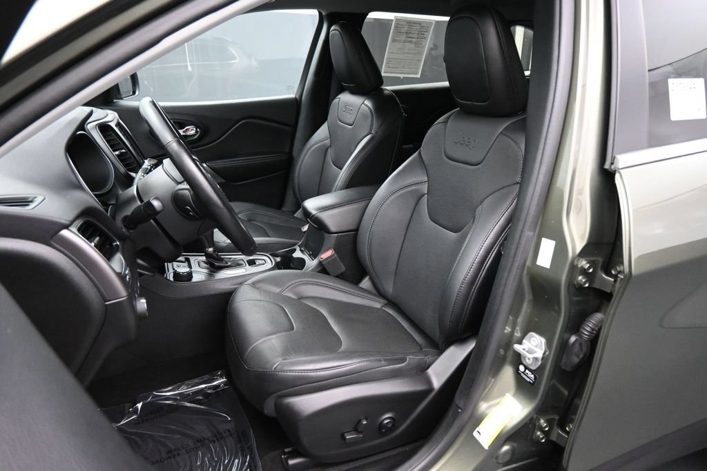 Used 2021 Jeep Cherokee Latitude Lux w/ Comfort/Convenience Group AWD/4WD image 14