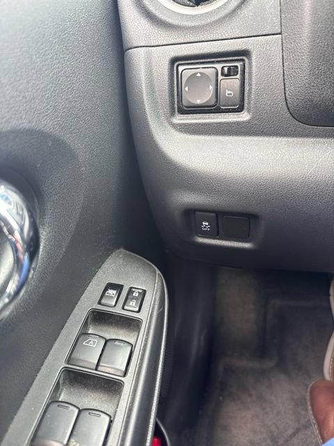 Used 2014 Nissan Versa Note SV w/ SL Package FWD image 17