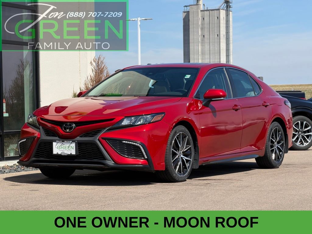 Used 2022 Toyota Camry SE w/ Cold Weather Package image 1