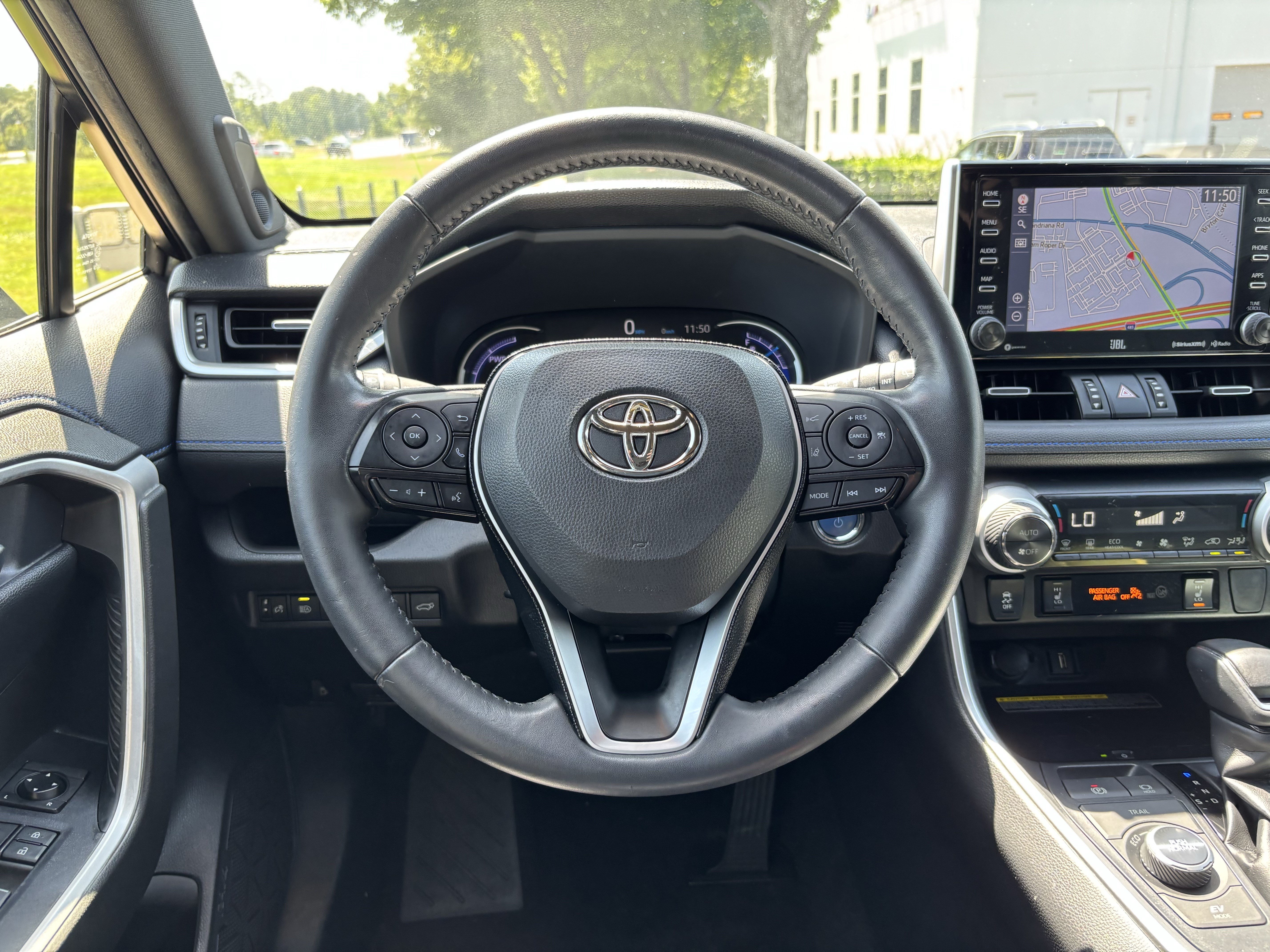 Used 2020 Toyota RAV4 XSE AWD/4WD image 18