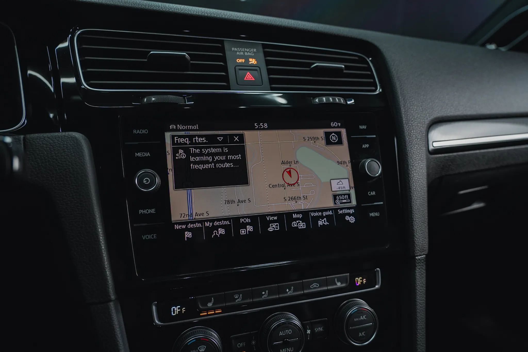 Used 2019 Volkswagen Golf 4-Door image 63