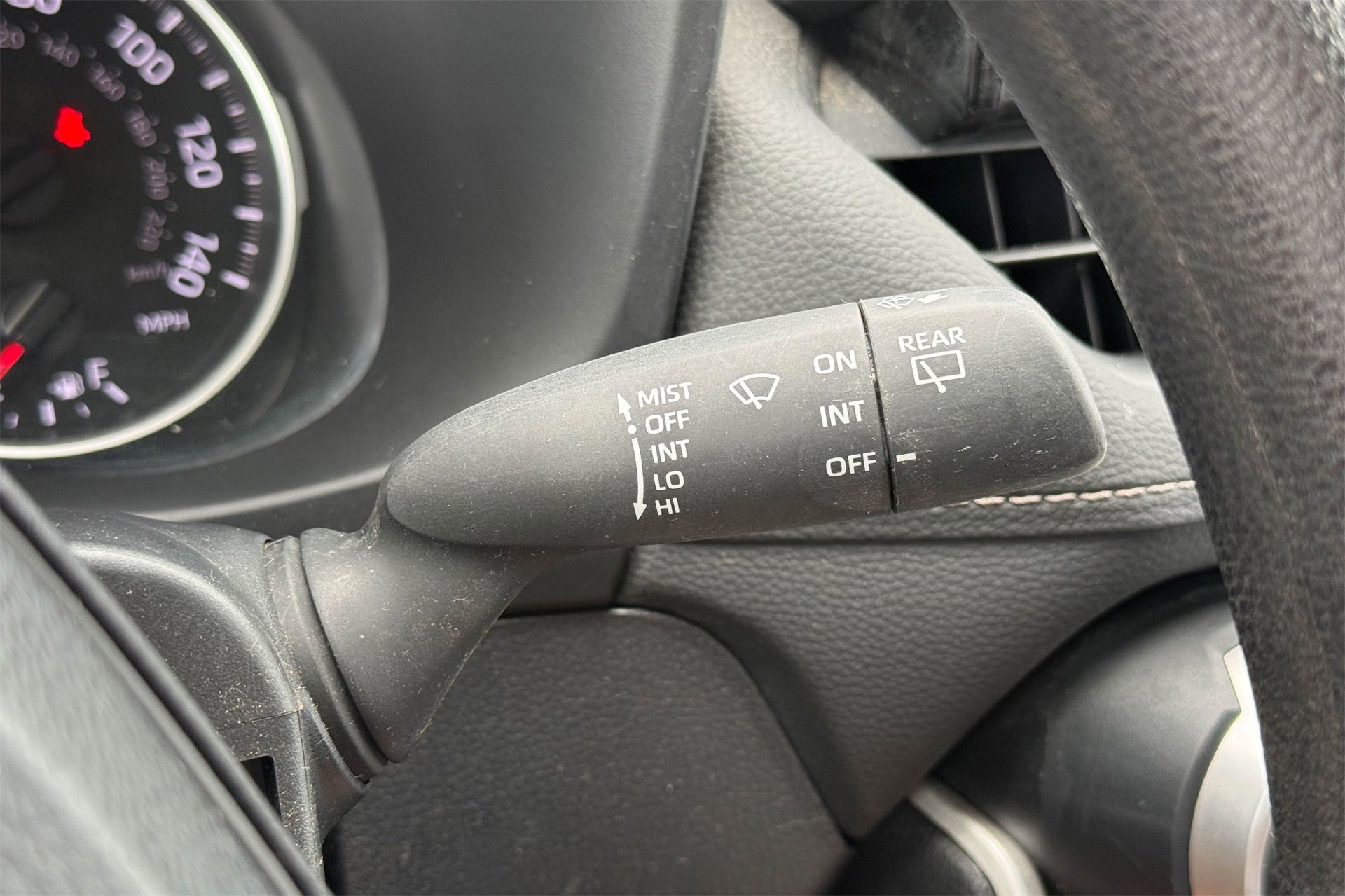 Used 2022 Toyota RAV4 LE image 28