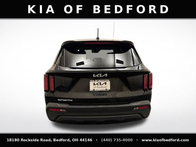 Certified 2023 Kia Sorento LX FWD image 7