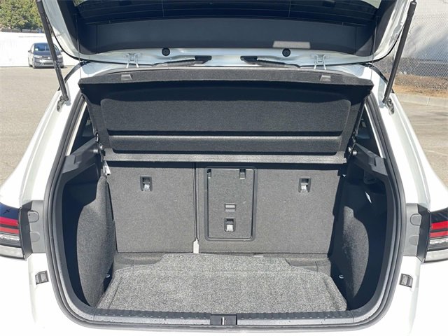 Used 2025 Volkswagen Taos SE image 25