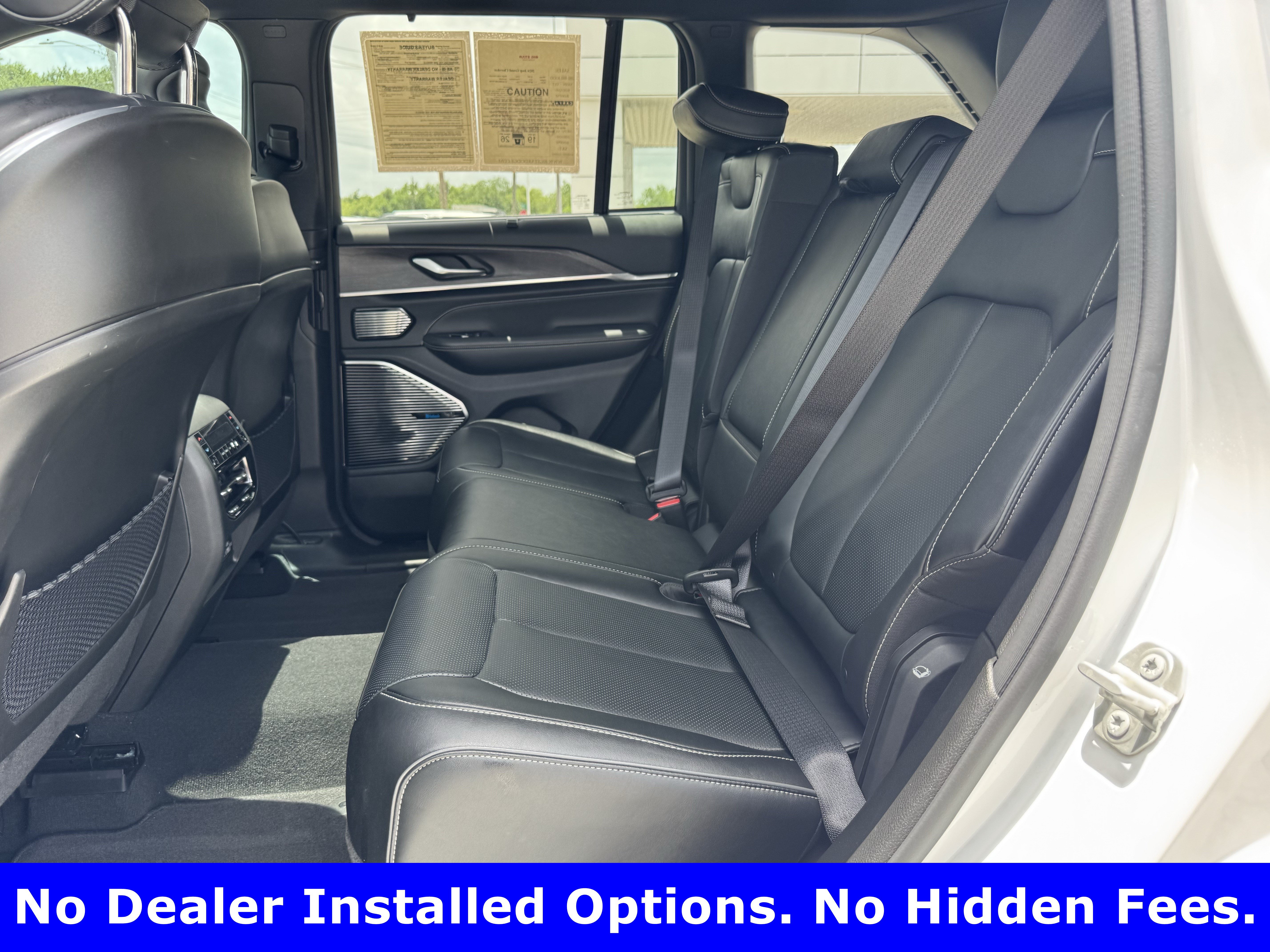 Used 2024 Jeep Grand Cherokee Overland w/ Luxury Tech Group IV AWD/4WD image 27
