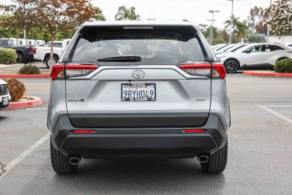 Certified 2025 Toyota RAV4 XLE FWD image 21
