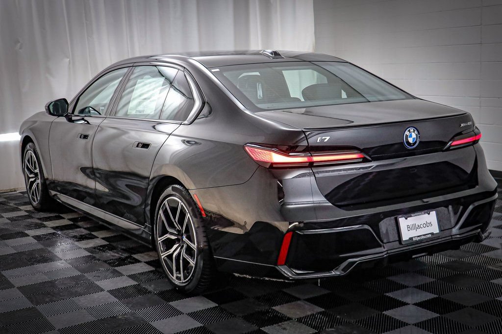 New 2026 BMW i7 xDrive60 w/ Executive Package AWD/4WD image 17