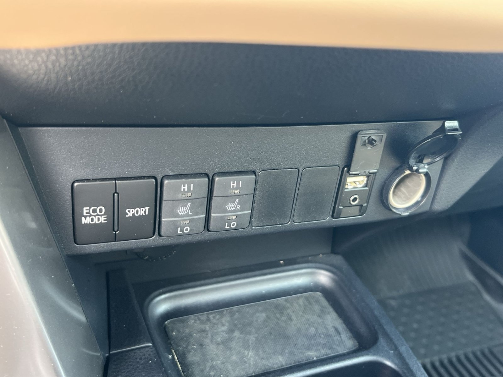 Used 2016 Toyota RAV4 Limited AWD/4WD image 27