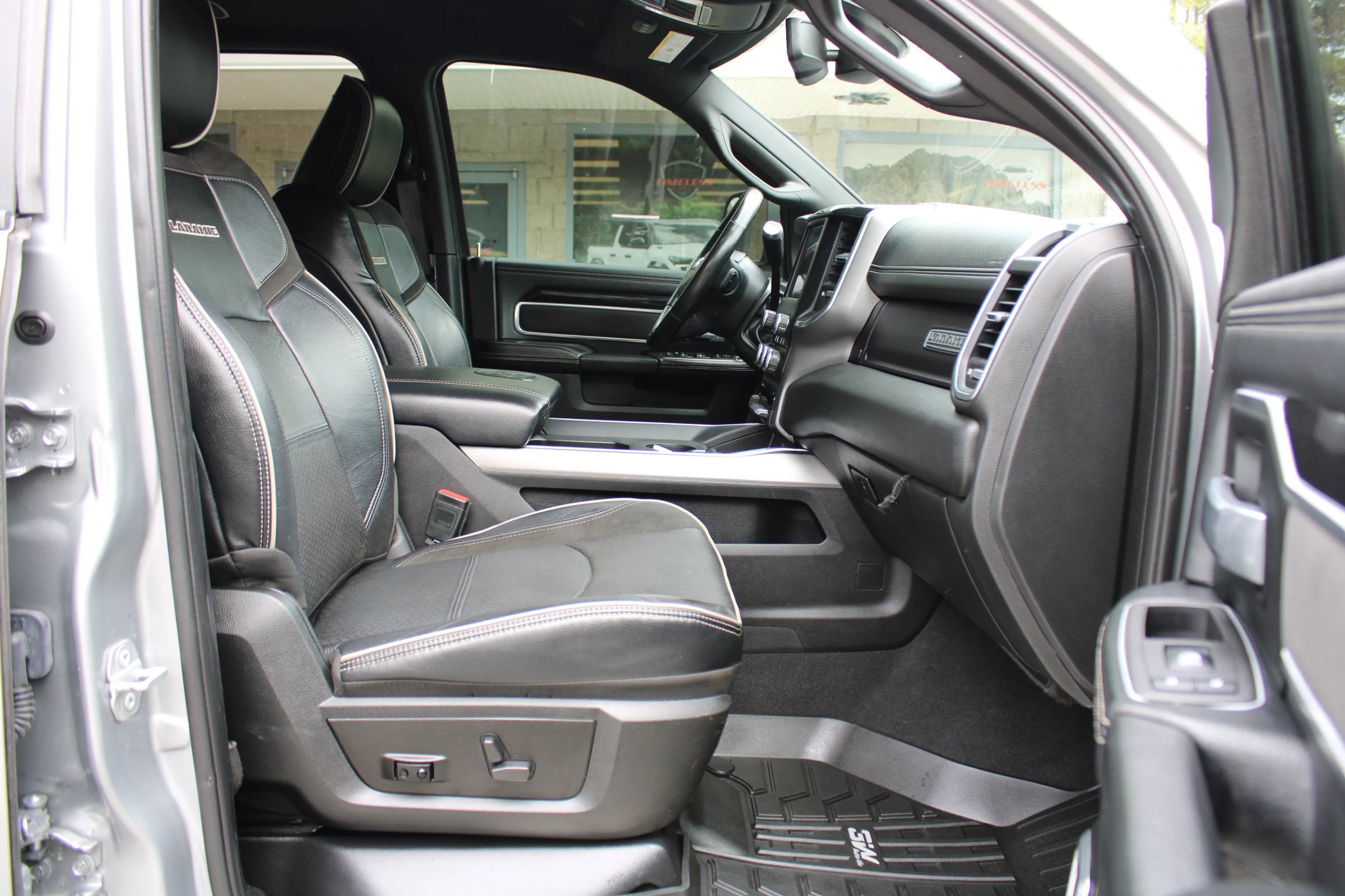 Used 2022 RAM 2500 Laramie AWD/4WD image 7