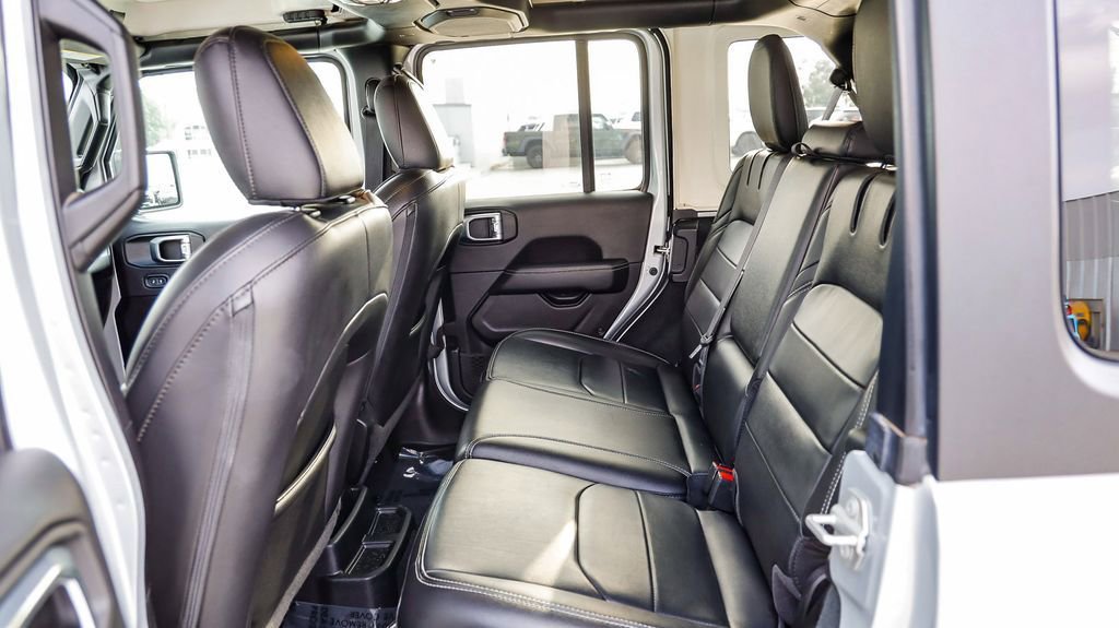 Used 2023 Jeep Wrangler Unlimited Sahara image 23