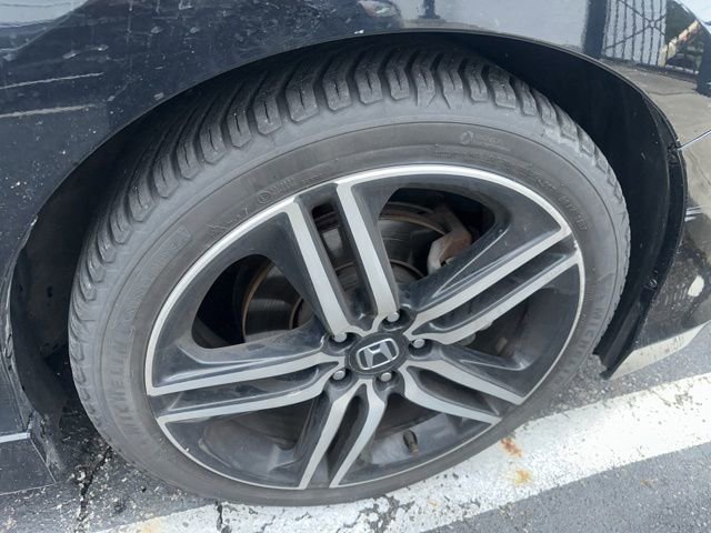 Used 2016 Honda Accord Sport image 2