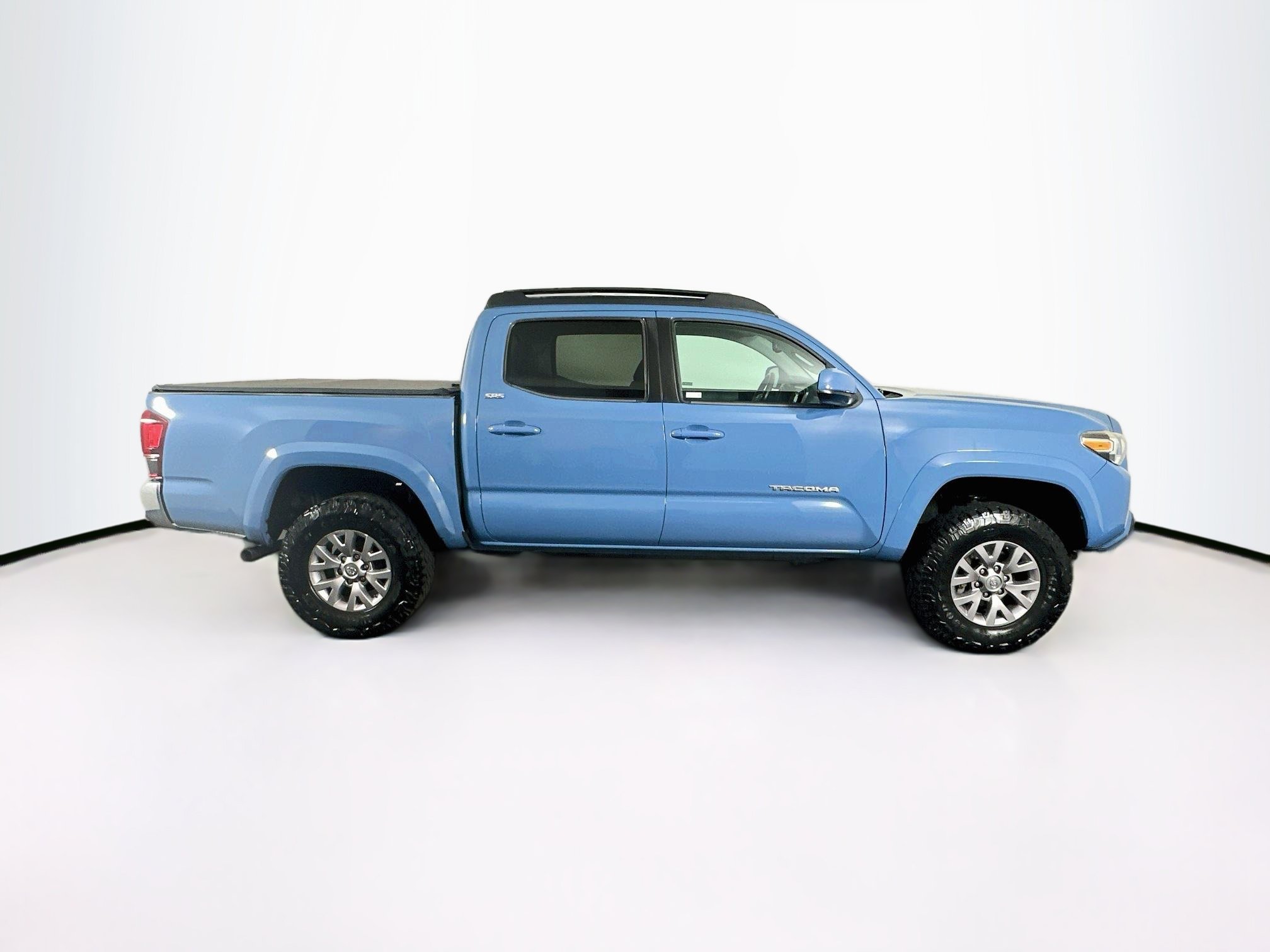 Used 2019 Toyota Tacoma SR5 AWD/4WD image 10