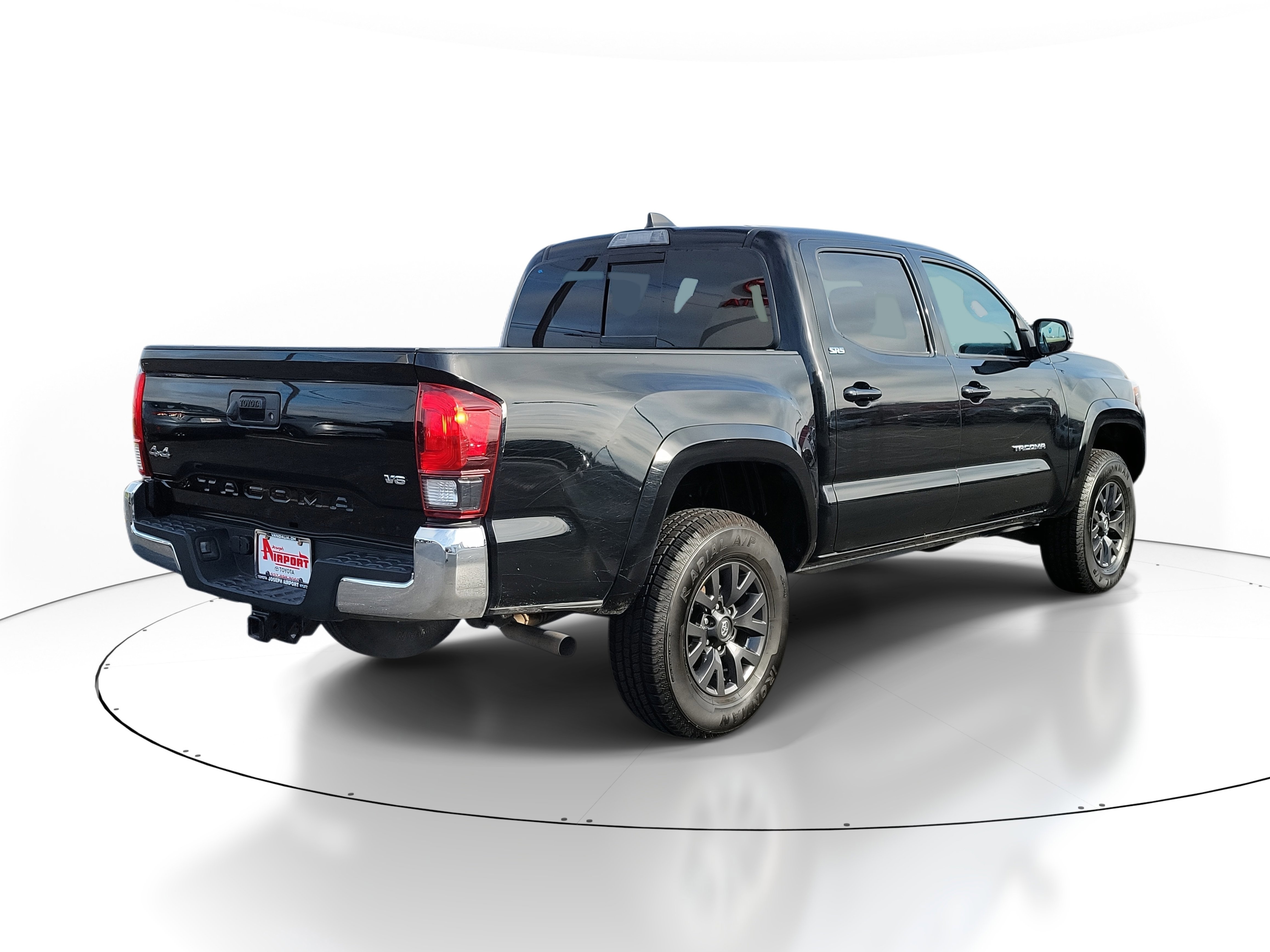 Used 2023 Toyota Tacoma SR image 4
