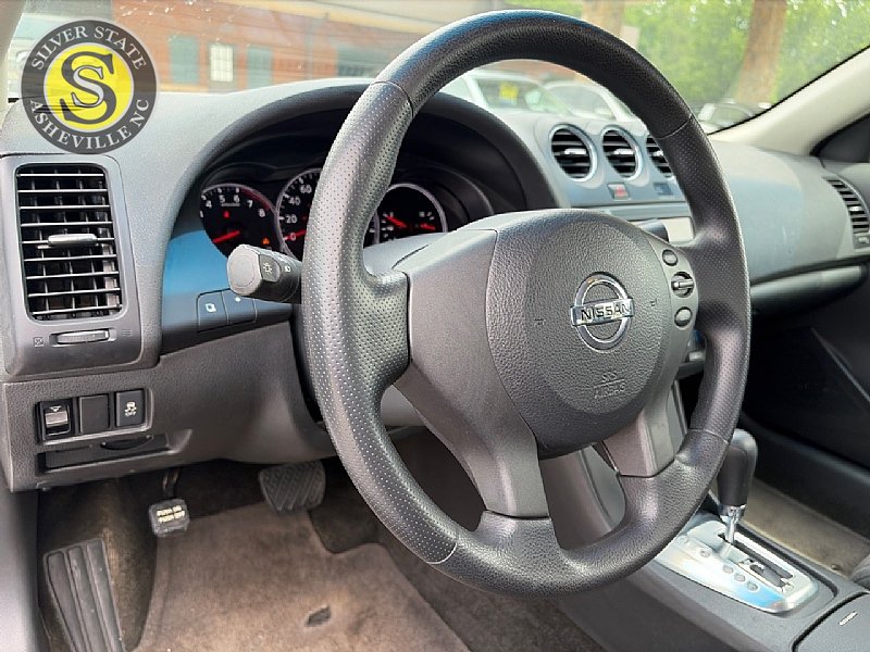 Used 2011 Nissan Altima 2.5 S FWD image 20