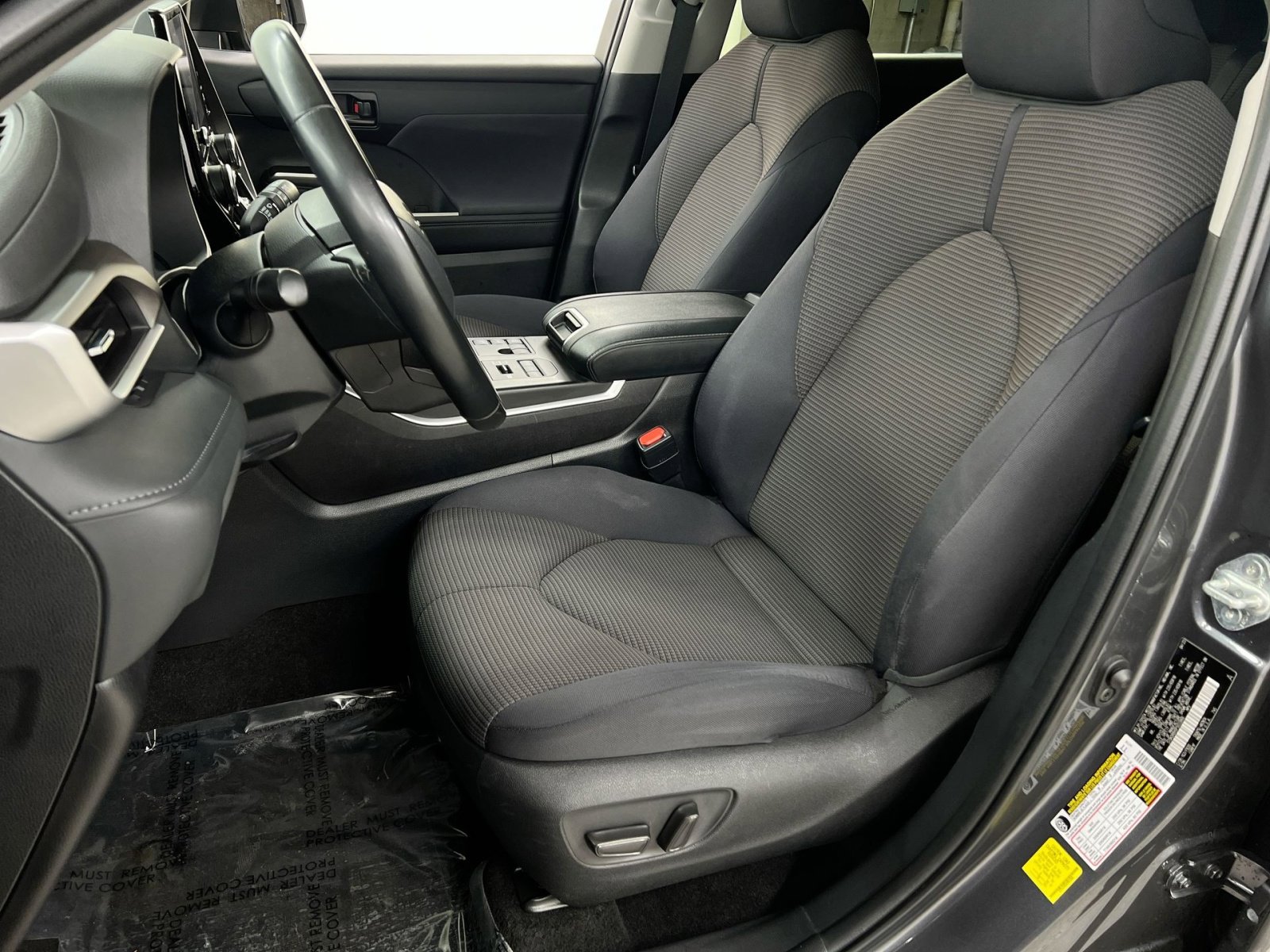 Used 2023 Toyota Highlander LE image 17