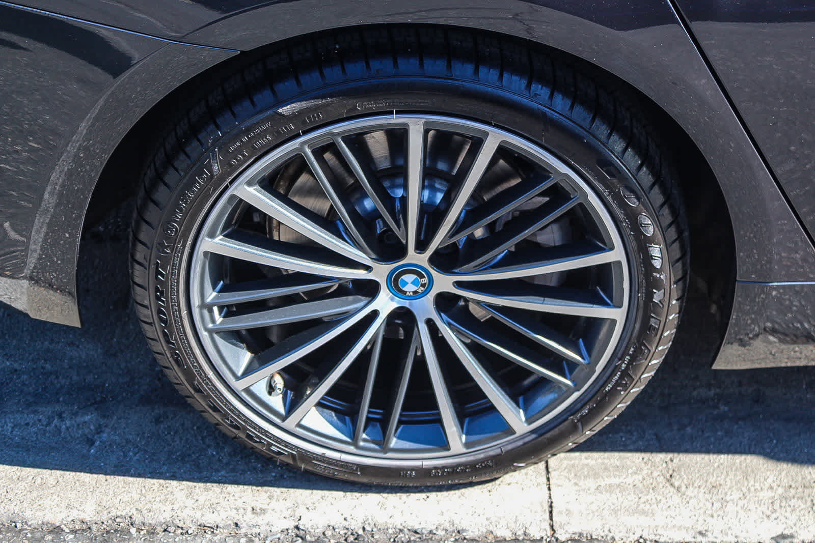 Certified 2023 BMW 530e w/ Convenience Package image 8