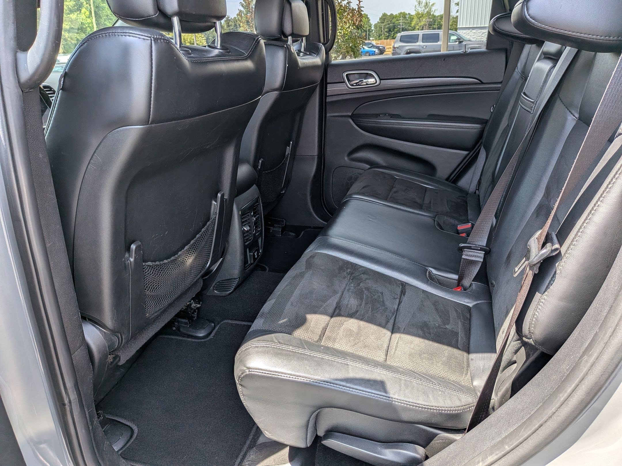 Used 2019 Jeep Grand Cherokee Altitude AWD/4WD image 15
