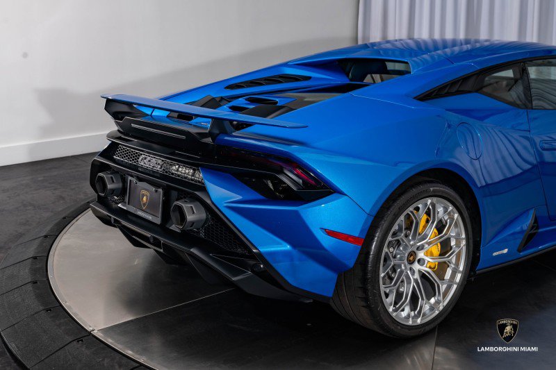 Used 2023 Lamborghini Huracan Tecnica image 21