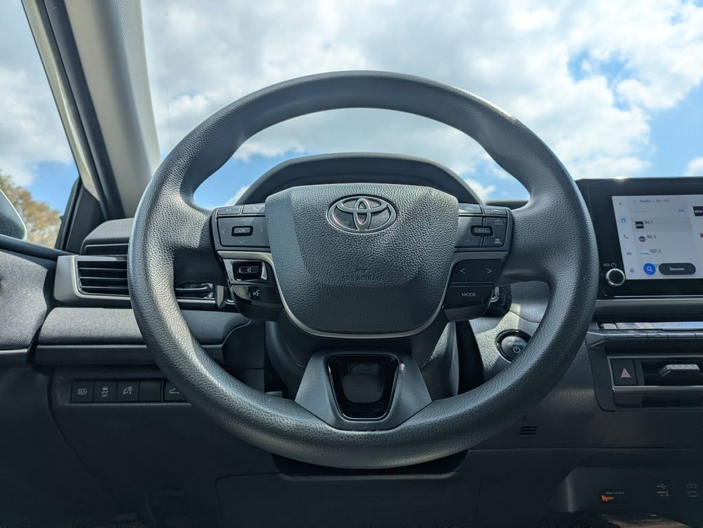 Used 2025 Toyota Camry LE image 22