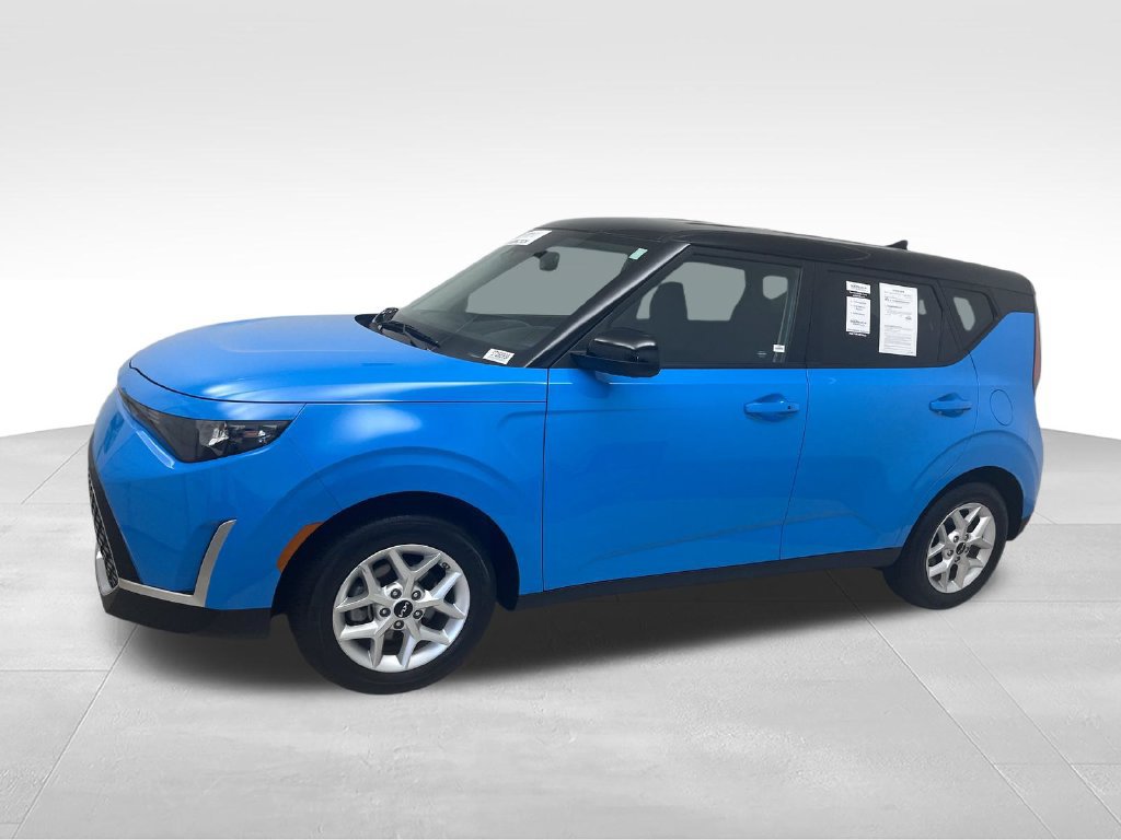 Used 2025 Kia Soul S FWD image 2