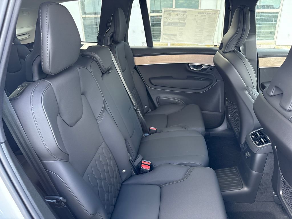 New 2026 Volvo XC90 T8 Core image 13