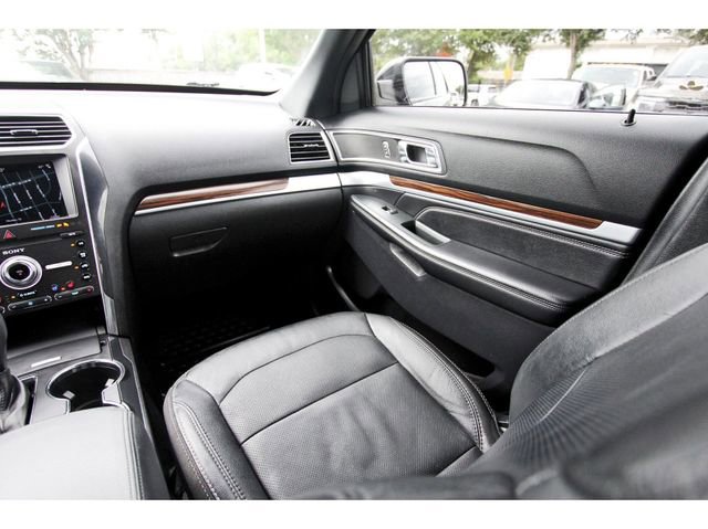 Used 2019 Ford Explorer Limited w/ Ford Safe & Smart Package image 9