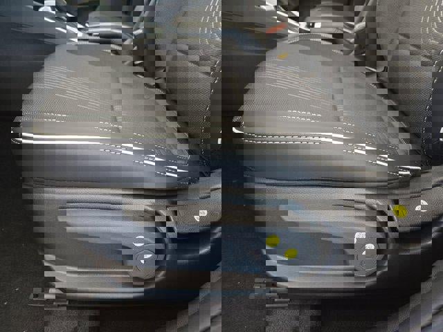 New 2025 Hyundai Venue Limited image 17