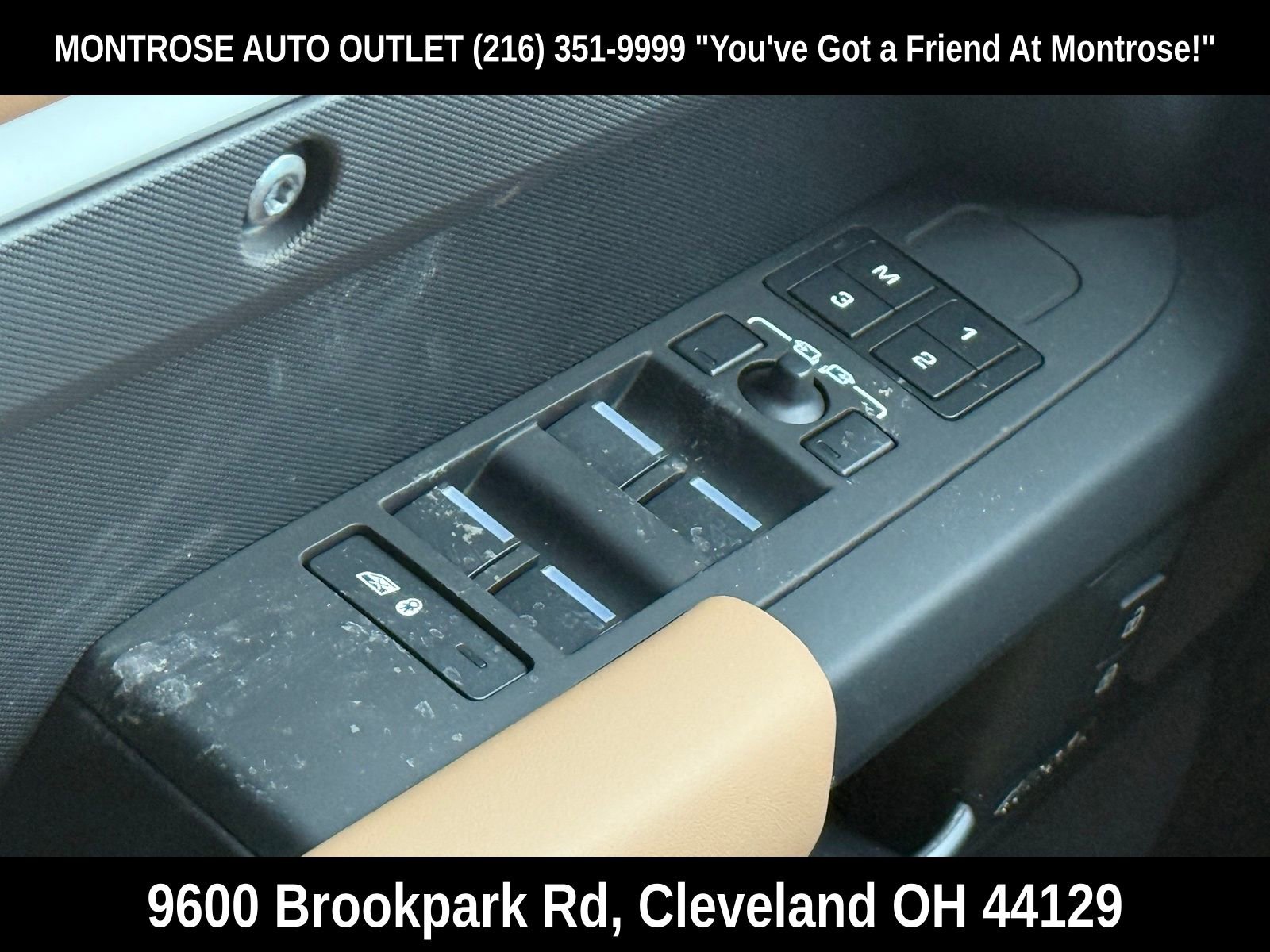 New 2026 Land Rover Defender 130 X-Dynamic SE image 37