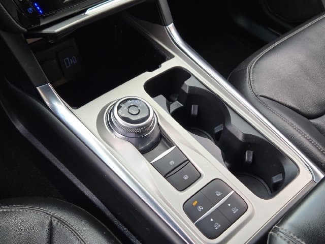 Used 2022 Ford Explorer Limited w/ Equipment Group 301A RWD image 21