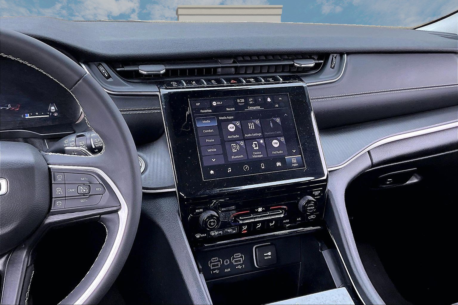 Certified 2023 Jeep Grand Cherokee Laredo image 6