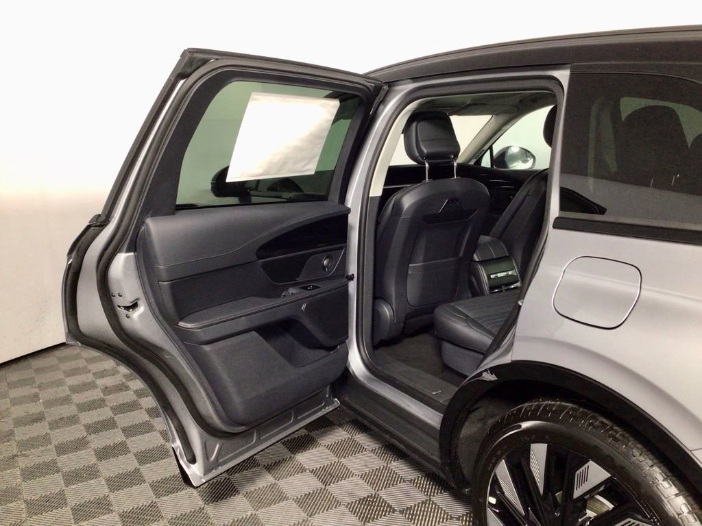 New 2026 Lincoln Nautilus Reserve w/ Jet Appearance Package image 31