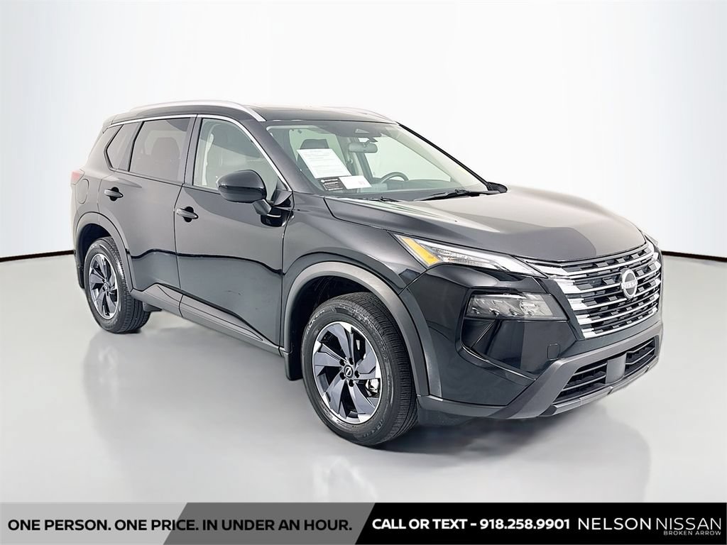 Certified 2025 Nissan Rogue SV w/ SV Premium Package FWD image 3