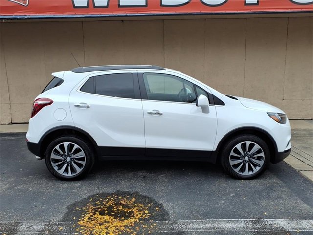 Used 2022 Buick Encore Preferred image 3