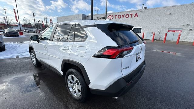 Used 2023 Toyota RAV4 LE image 3