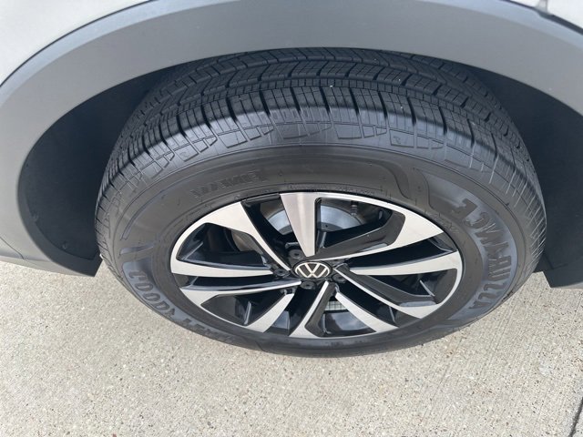 Used 2024 Volkswagen Tiguan S image 24