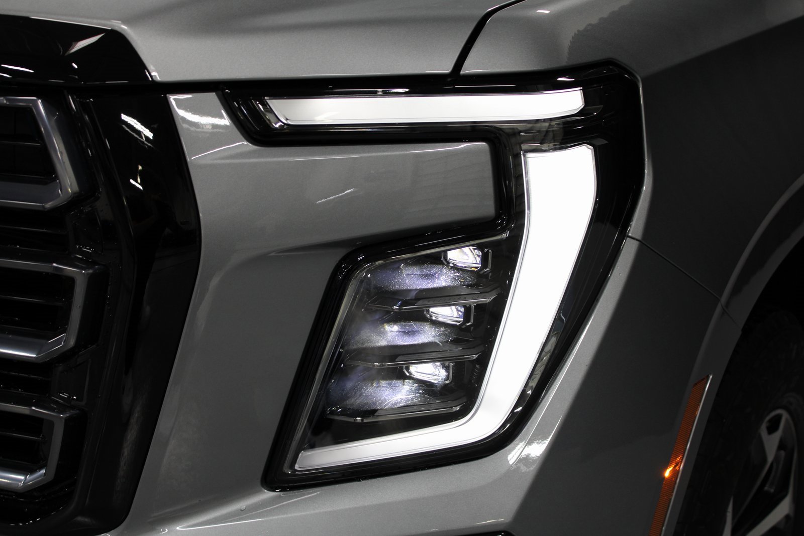 Used 2025 GMC Yukon XL AT4 w/ Premium Trailering Package image 15