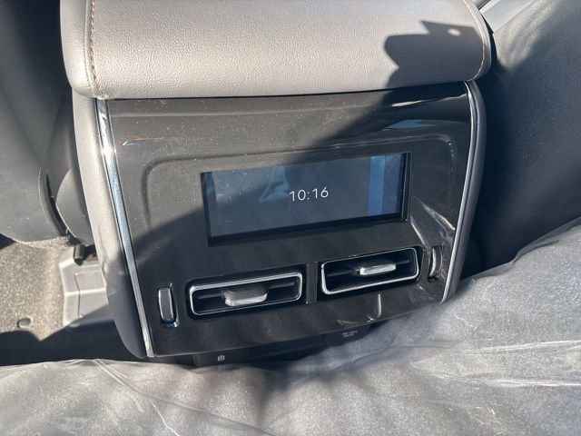 New 2026 Lincoln Aviator AWD w/ Jet Appearance Package image 32