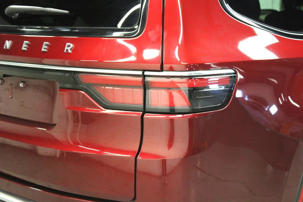 Used 2025 Jeep Wagoneer Series II image 43