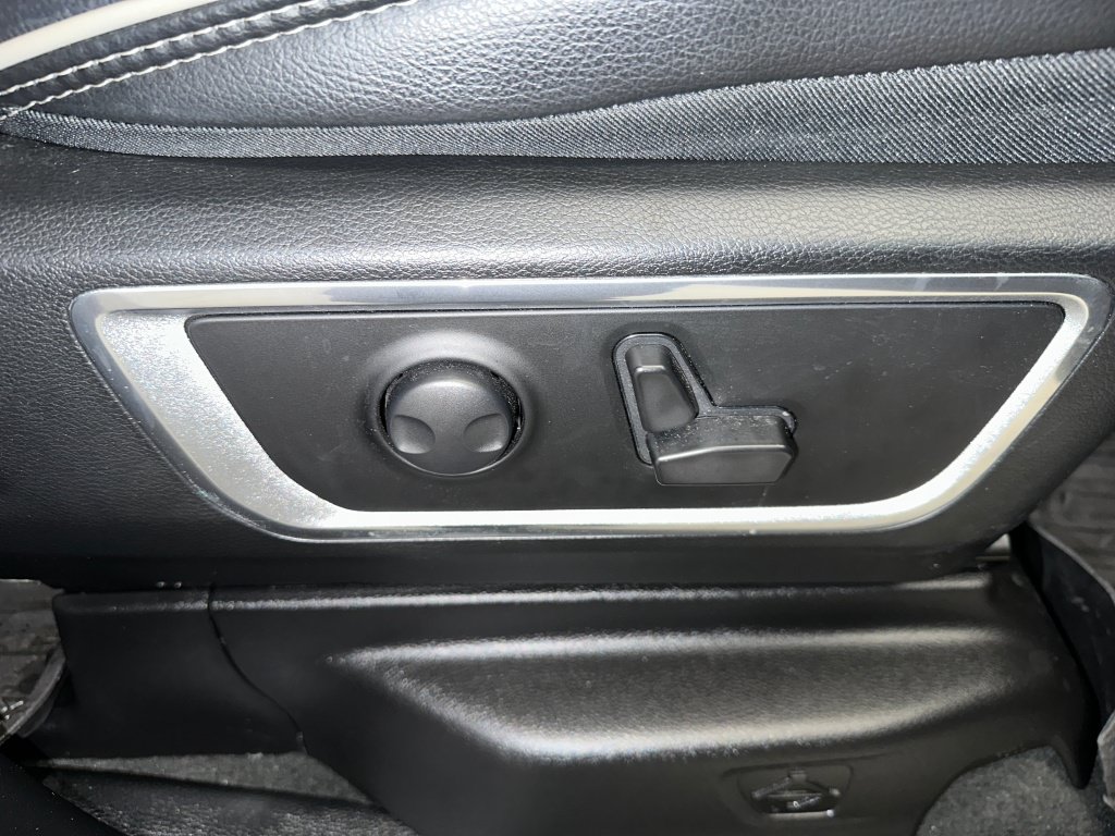 Used 2023 RAM 1500 Laramie AWD/4WD image 34