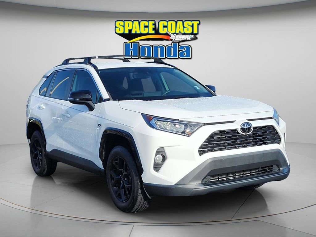 Used 2021 Toyota RAV4 XLE image 13