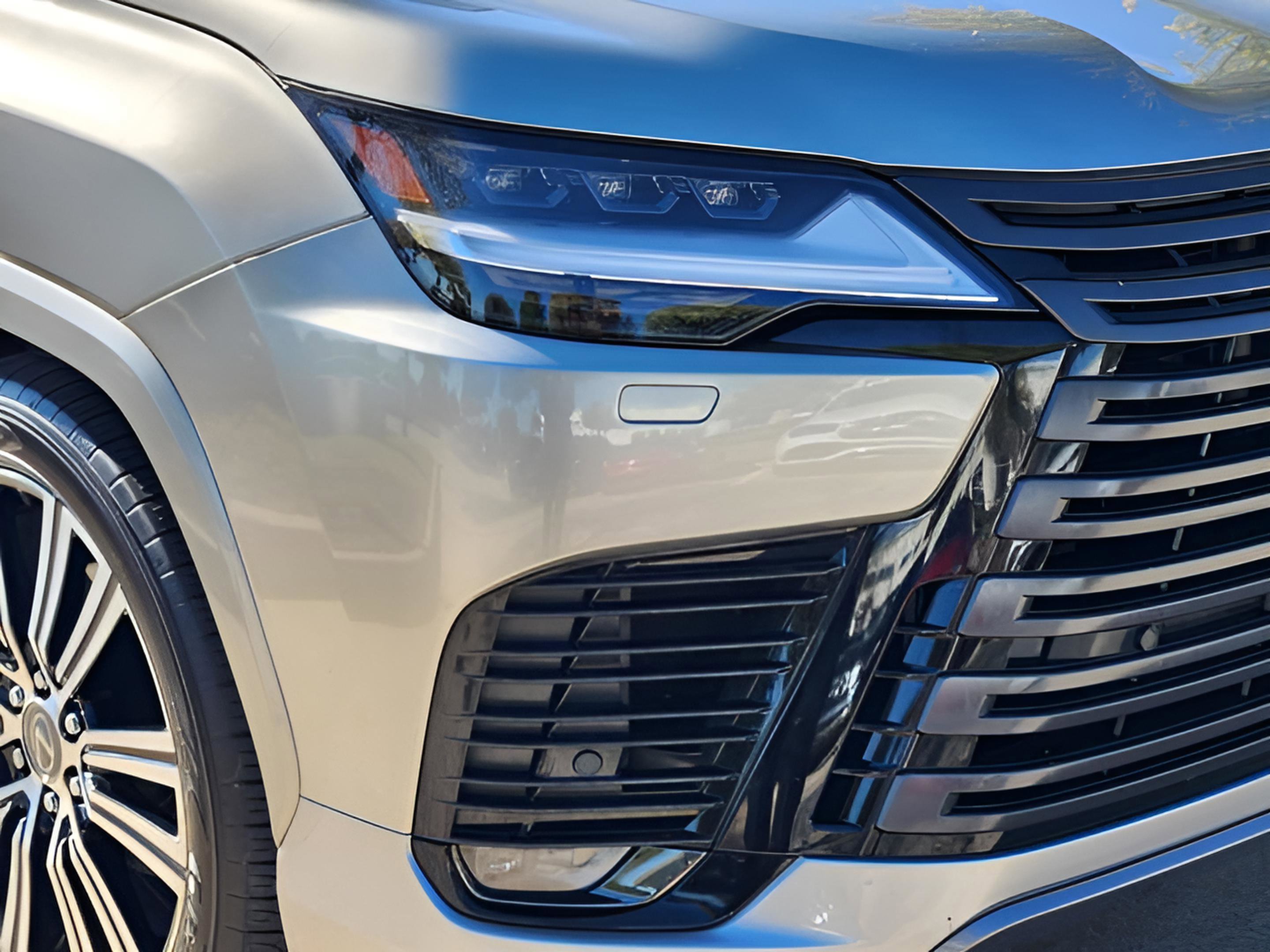 Used 2024 Lexus LX 600 4WD w/ Appearance Package image 57