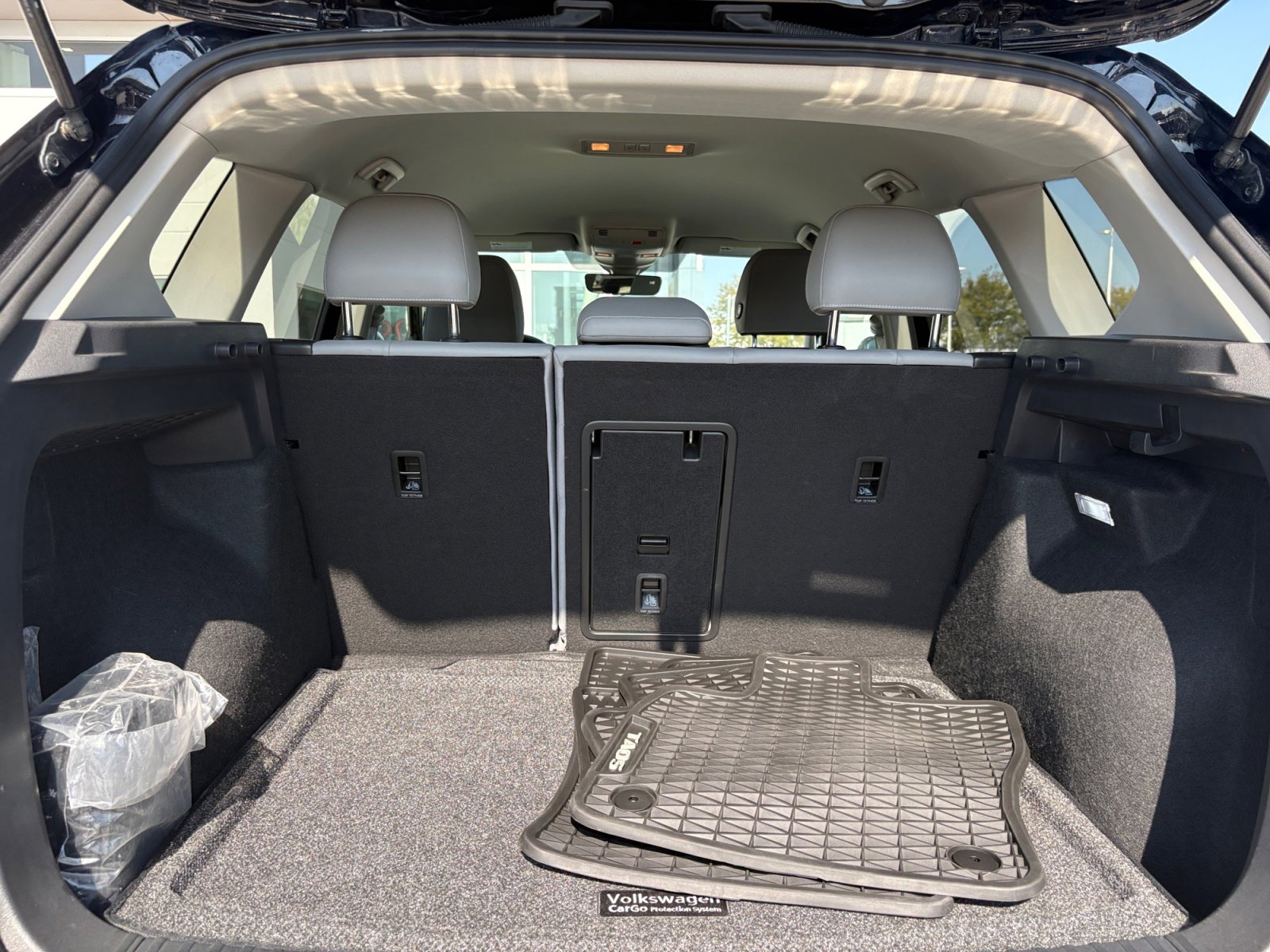 Used 2024 Volkswagen Taos SE image 11