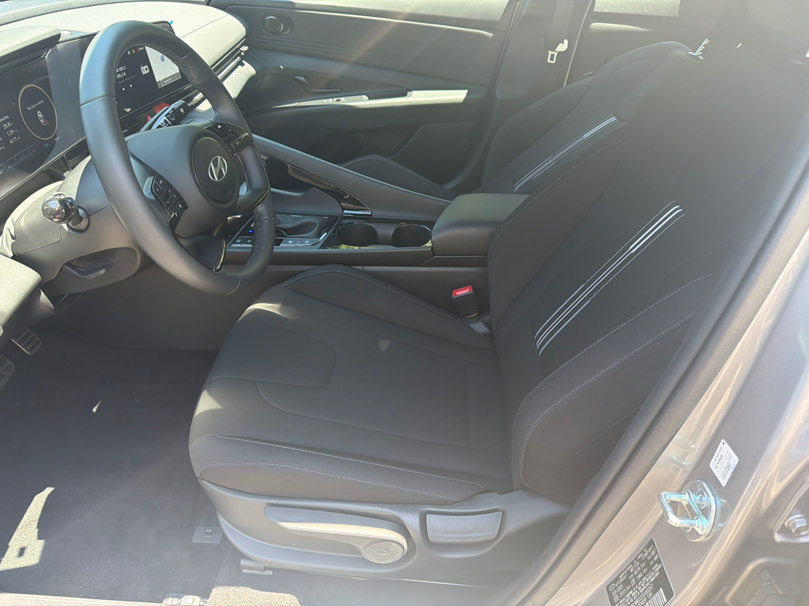 Certified 2026 Hyundai Elantra SEL FWD image 3