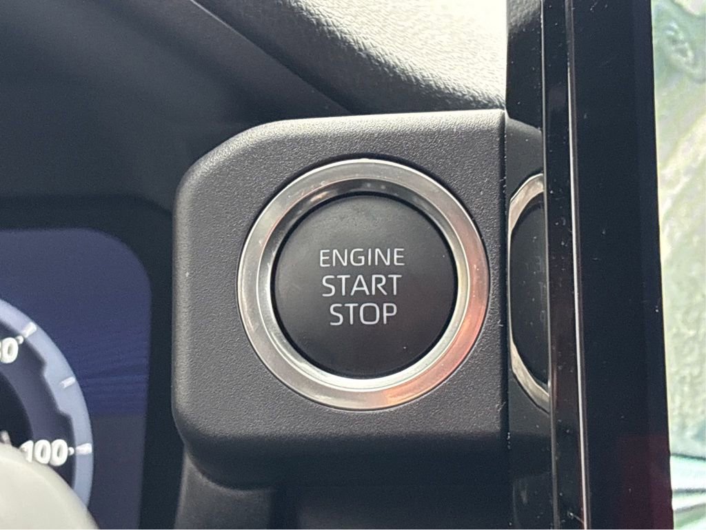 Used 2025 Toyota 4Runner Limited image 33