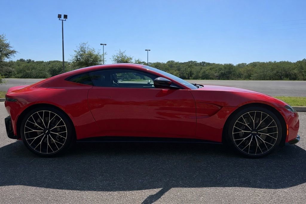 Used 2022 Aston Martin V8 Vantage Coupe RWD image 14
