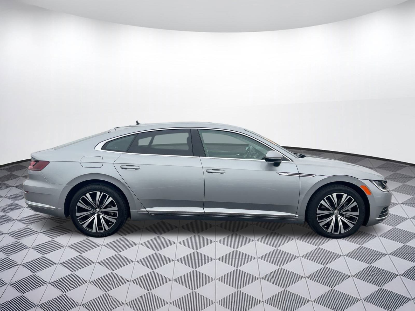 Used 2020 Volkswagen Arteon SE image 8